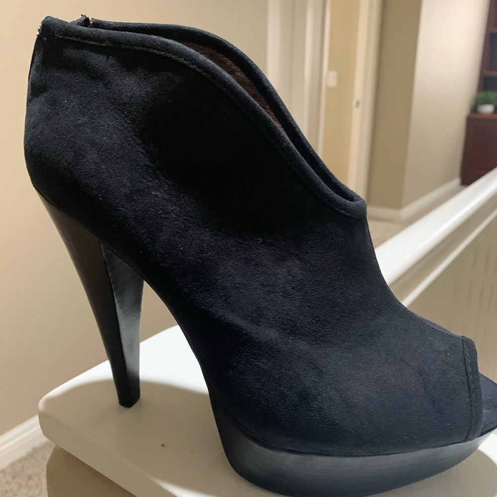 Suede ankle booty